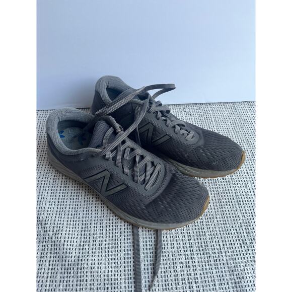 New Balance fresh foam running shoe grey size 8 - Picture 1 of 7